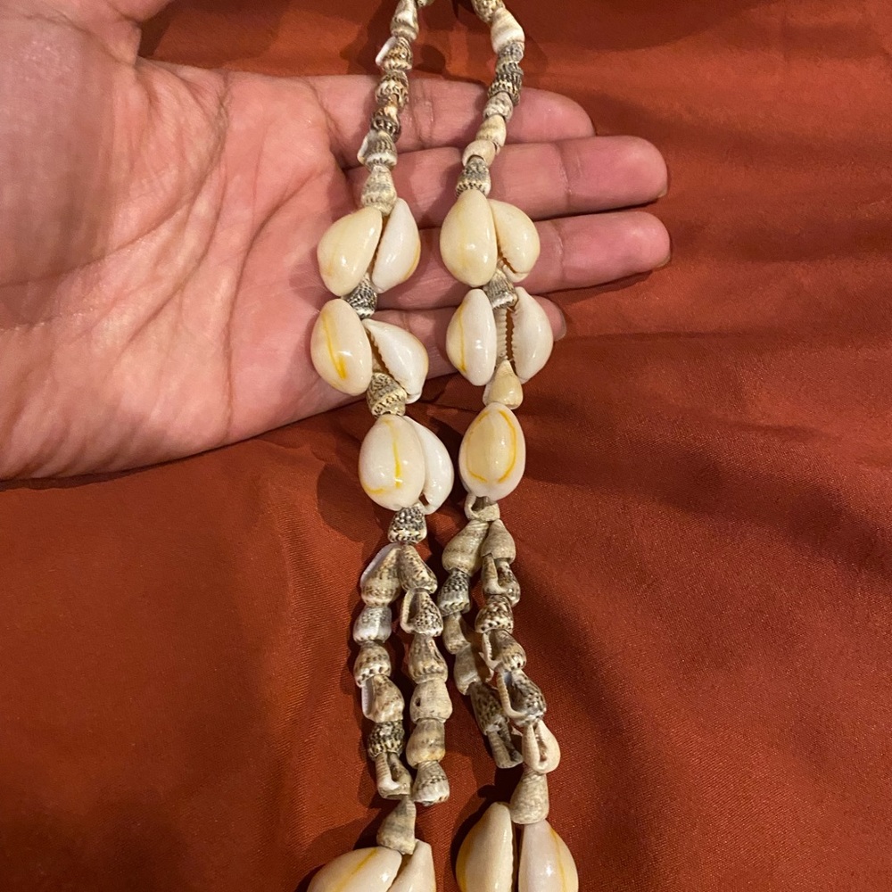 Beautiful Necklace made of shells - Picture 11 of 14